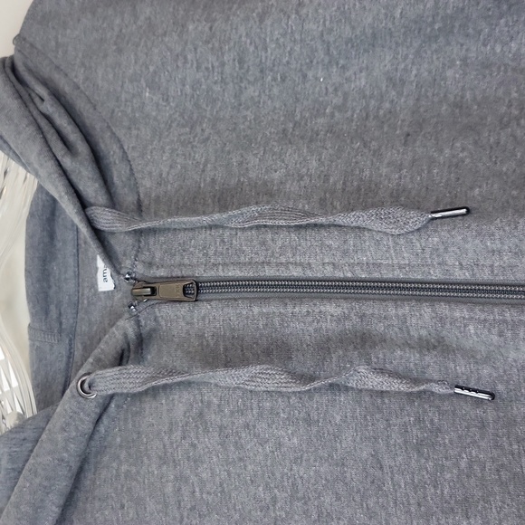 AMAZON ESSENTIALS Gray Lightweight French Terry Full-Zip Hooded Sweatshirt - Picture 3 of 11